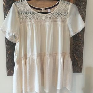 Xhileration - Beautiful antique looking lace top